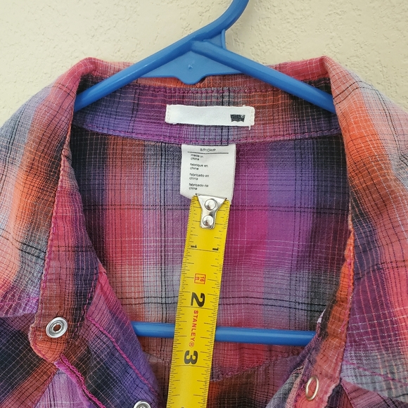 Levi's women's 100% cotton plaid purple orange gray pocket casual flannel shirt - Picture 2 of 4